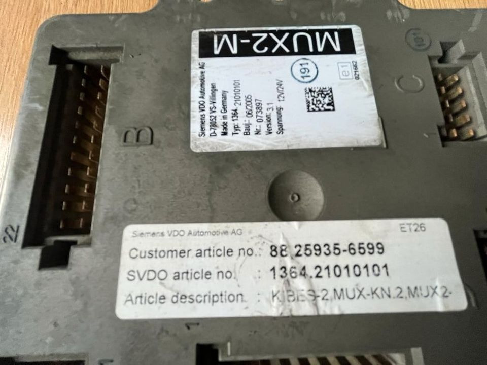 MAN Siemens VDO MUX2-M Steuergerät 88.25935-6599 - Steuergerät für LKW: das Bild 2 MAN Siemens VDO MUX2-M Steuergerät 88.25935-6599 - Steuergerät für LKW: das Bild 2