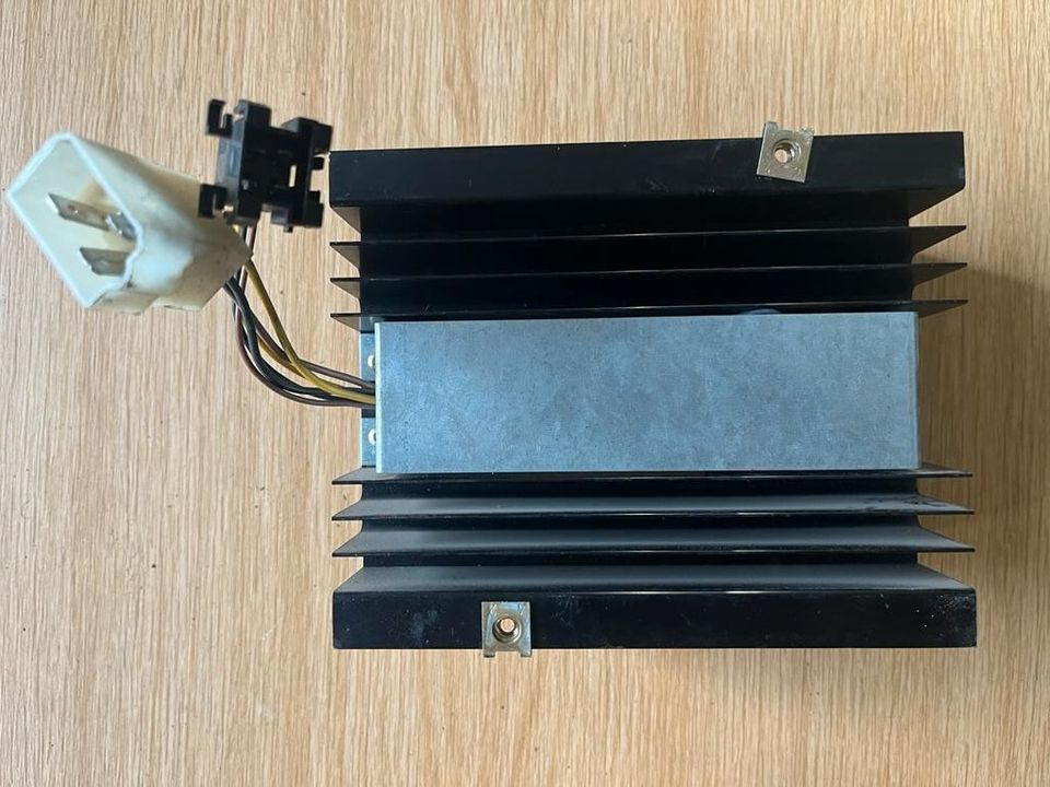 MAN Spannungswandler LINDENMAYR TYP 190 24V/12V 10A/7A - Elektrische Ausrüstung für LKW: das Bild 3 MAN Spannungswandler LINDENMAYR TYP 190 24V/12V 10A/7A - Elektrische Ausrüstung für LKW: das Bild 3