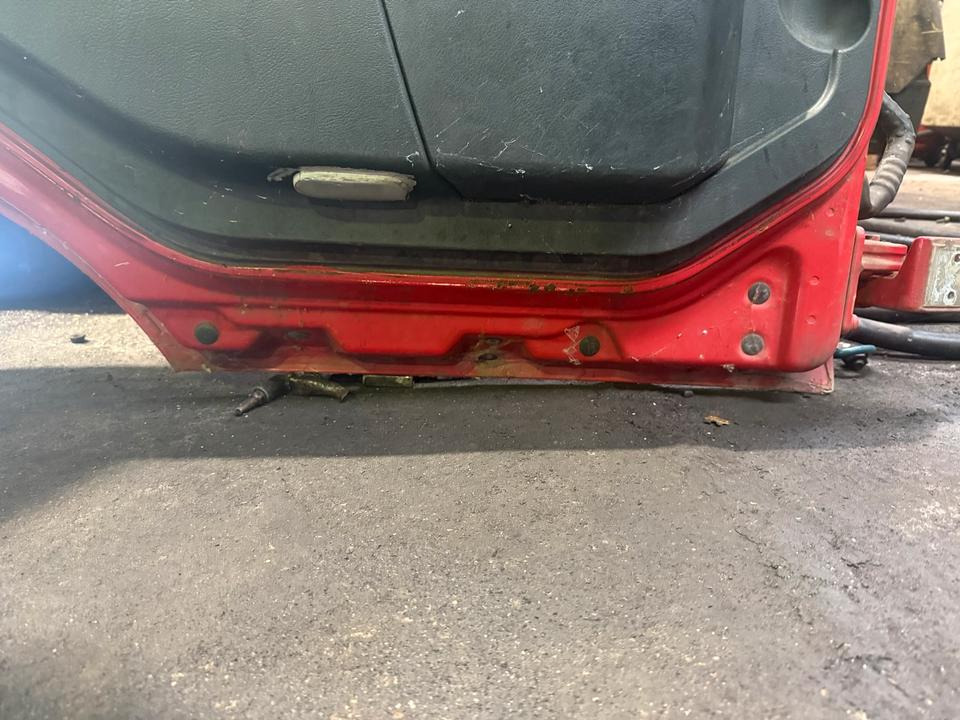 MAN TGL Fahrertür Rot Spiegel Innenverkleidung - Tür und Teile für LKW: das Bild 3 MAN TGL Fahrertür Rot Spiegel Innenverkleidung - Tür und Teile für LKW: das Bild 3