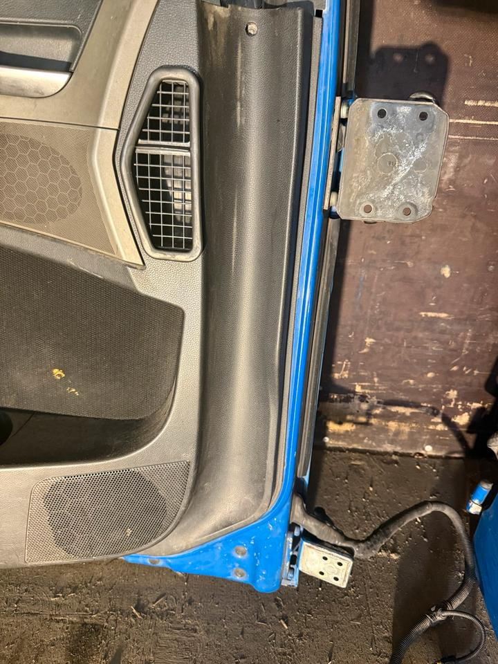 MAN TGS EU5 Fahrertür Blau Spiegel Innenverkleidung LN 55 - Tür und Teile für LKW: das Bild 3 MAN TGS EU5 Fahrertür Blau Spiegel Innenverkleidung LN 55 - Tür und Teile für LKW: das Bild 3