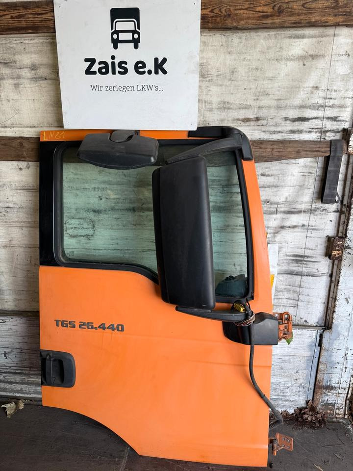 MAN TGS EU6 Beifahrertür Orange Spiegel Innenverkleidung LN 81 - Tür und Teile für LKW: das Bild 1 MAN TGS EU6 Beifahrertür Orange Spiegel Innenverkleidung LN 81 - Tür und Teile für LKW: das Bild 1