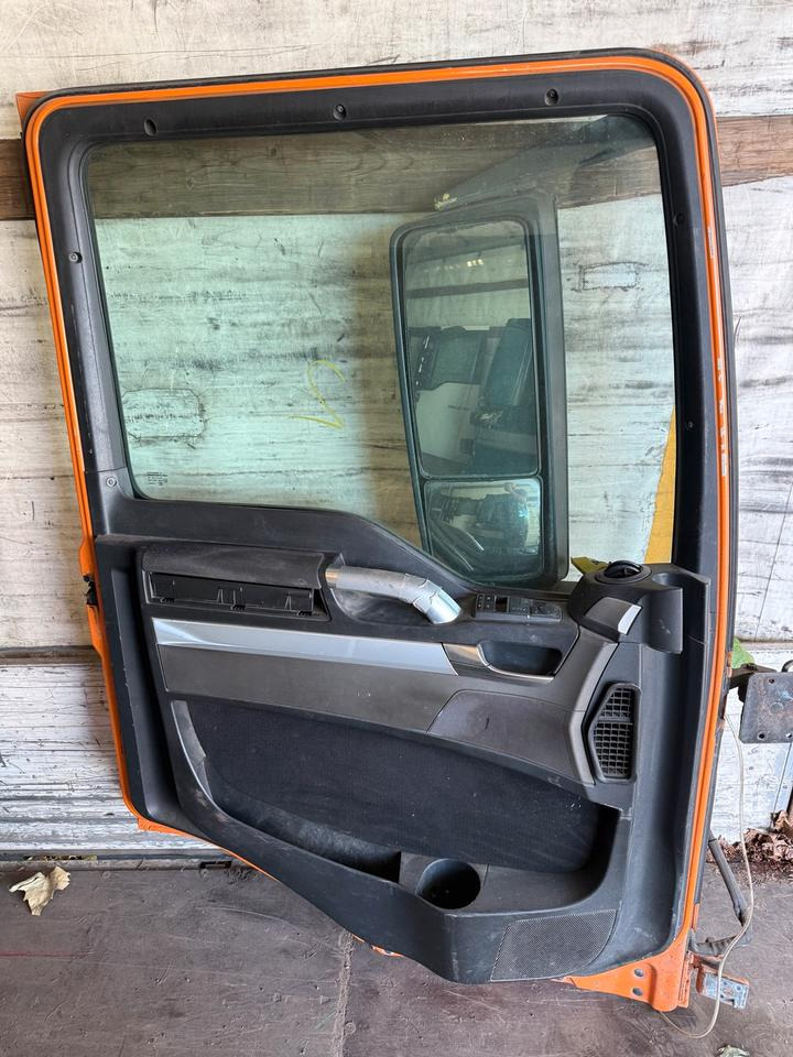 MAN TGS EU6 Fahrertür Orange Spiegel Innenverkleidung LN 79 - Tür und Teile für LKW: das Bild 2 MAN TGS EU6 Fahrertür Orange Spiegel Innenverkleidung LN 79 - Tür und Teile für LKW: das Bild 2