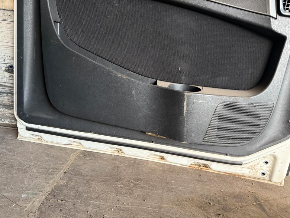 MAN TGX Fahrertür Weiß mit Spiegel Innenverkleidung LN 84 - Tür und Teile für LKW: das Bild 5 MAN TGX Fahrertür Weiß mit Spiegel Innenverkleidung LN 84 - Tür und Teile für LKW: das Bild 5
