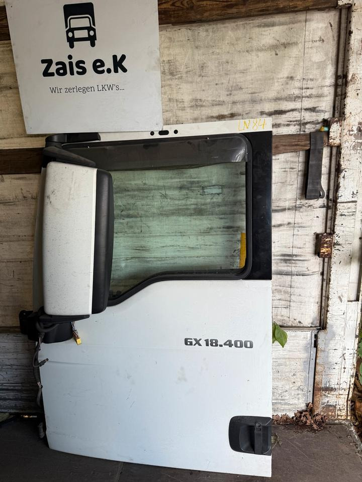 MAN TGX Fahrertür Weiß mit Spiegel Innenverkleidung LN 84 - Tür und Teile für LKW: das Bild 1 MAN TGX Fahrertür Weiß mit Spiegel Innenverkleidung LN 84 - Tür und Teile für LKW: das Bild 1