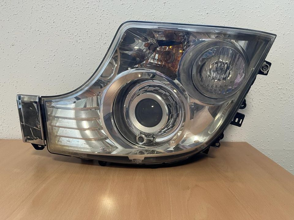 Mercedes Actros Bi Xenon Scheinwerfer Vorne Links A9608200639 - Hauptscheinwerfer für LKW: das Bild 1 Mercedes Actros Bi Xenon Scheinwerfer Vorne Links A9608200639 - Hauptscheinwerfer für LKW: das Bild 1