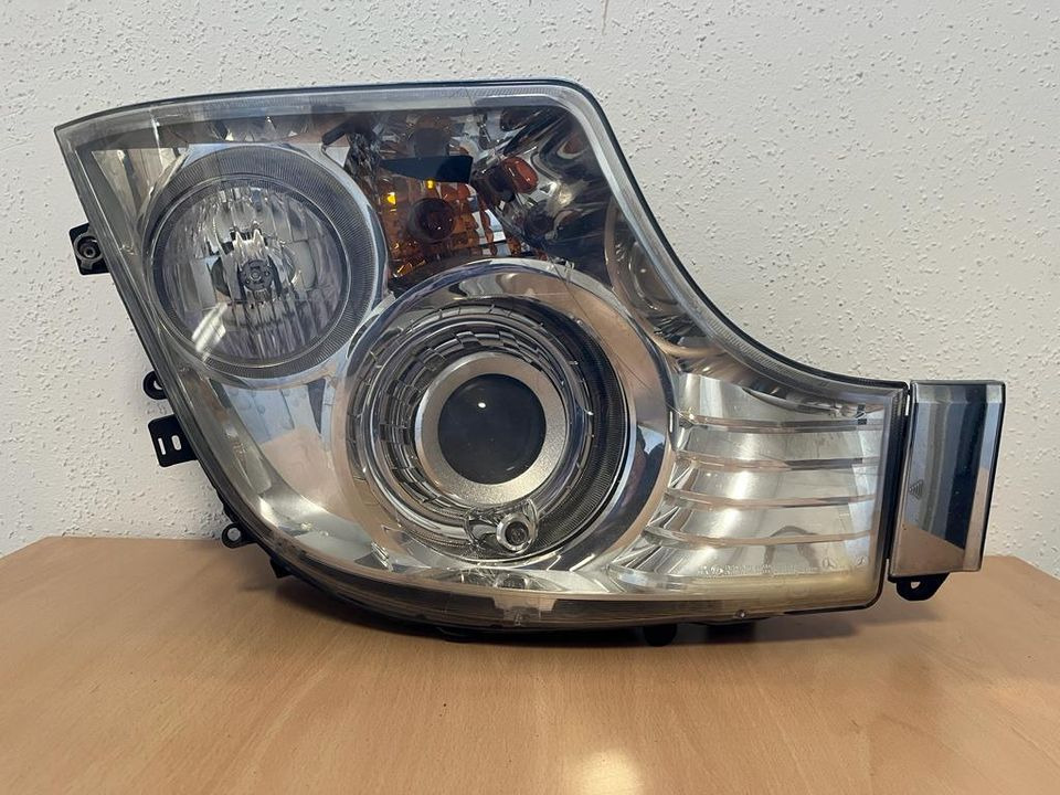 Mercedes Actros Bi Xenon Scheinwerfer Vorne Rechts A9608200739 - Hauptscheinwerfer für LKW: das Bild 1 Mercedes Actros Bi Xenon Scheinwerfer Vorne Rechts A9608200739 - Hauptscheinwerfer für LKW: das Bild 1