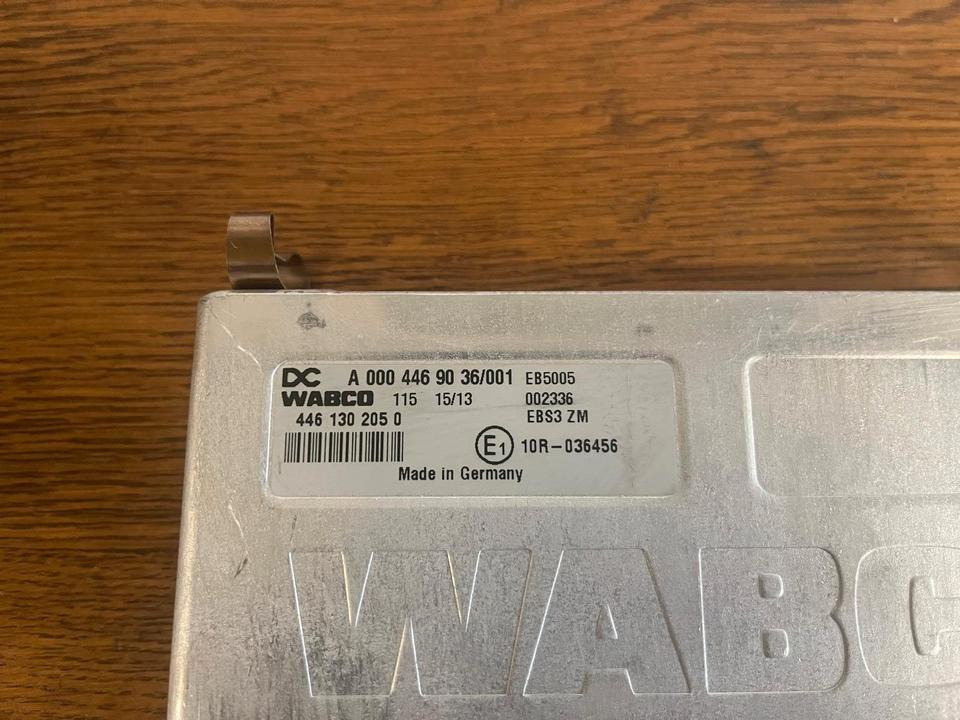 Mercedes Actros MP 4 WABCO EBS Steuergerät A0004469036 - Steuergerät für LKW: das Bild 2 Mercedes Actros MP 4 WABCO EBS Steuergerät A0004469036 - Steuergerät für LKW: das Bild 2