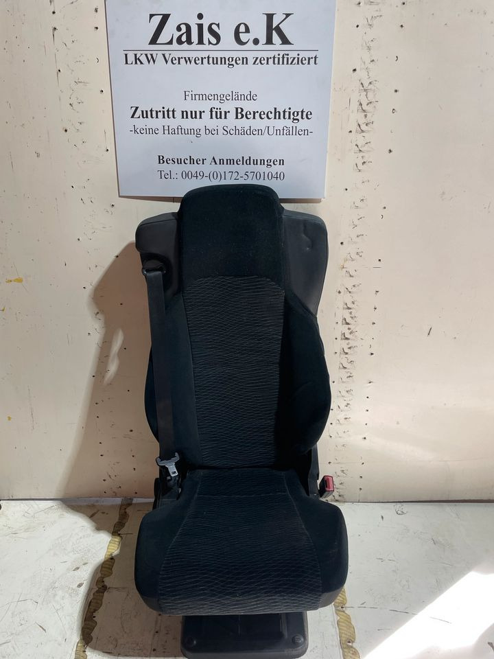 Mercedes Actros MP4 Beifahrersitz A9609103803 - Sitz für LKW: das Bild 1 Mercedes Actros MP4 Beifahrersitz A9609103803 - Sitz für LKW: das Bild 1