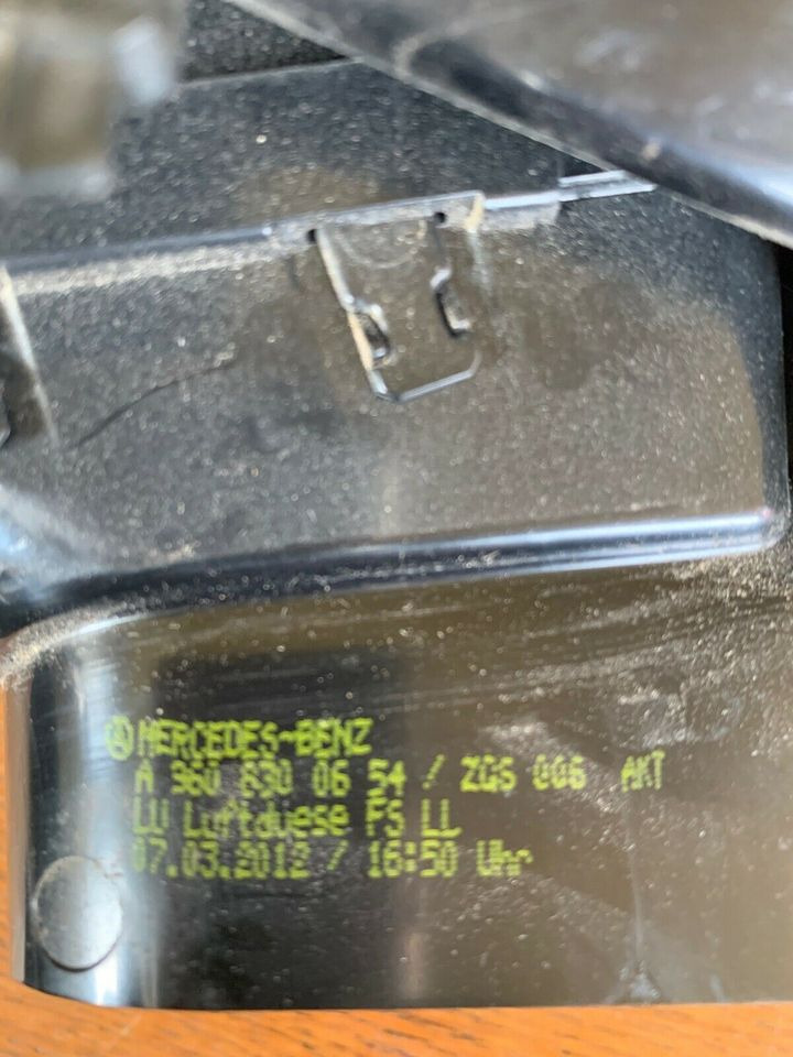 Mercedes Actros MP4 Luftduese A 960 830 06 54 {Lüften} - Heizung/ Lüftung für LKW: das Bild 4 Mercedes Actros MP4 Luftduese A 960 830 06 54 {Lüften} - Heizung/ Lüftung für LKW: das Bild 4
