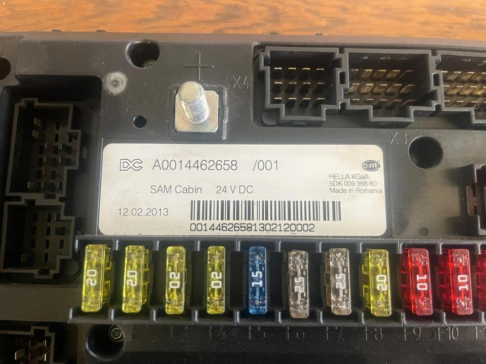 Mercedes Actros MP4 SAM Cabin Sicherungskasten A0014462658 - Sicherung für LKW: das Bild 3 Mercedes Actros MP4 SAM Cabin Sicherungskasten A0014462658 - Sicherung für LKW: das Bild 3