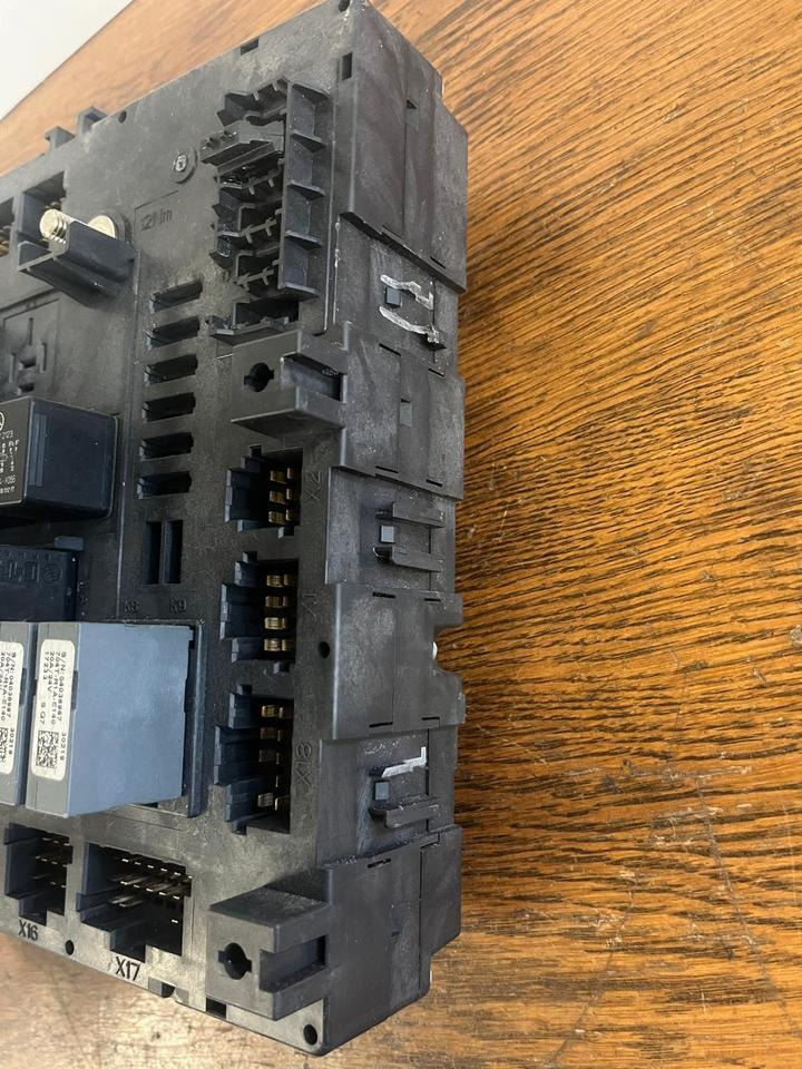 Mercedes Actros MP4 Single-SAM Sicherungskasten A0014467658 - Sicherung für LKW: das Bild 5 Mercedes Actros MP4 Single-SAM Sicherungskasten A0014467658 - Sicherung für LKW: das Bild 5