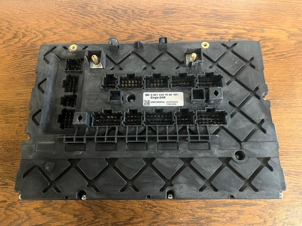 Mercedes Actros MP4 Single-SAM Sicherungskasten A0014467658 - Sicherung für LKW: das Bild 4 Mercedes Actros MP4 Single-SAM Sicherungskasten A0014467658 - Sicherung für LKW: das Bild 4