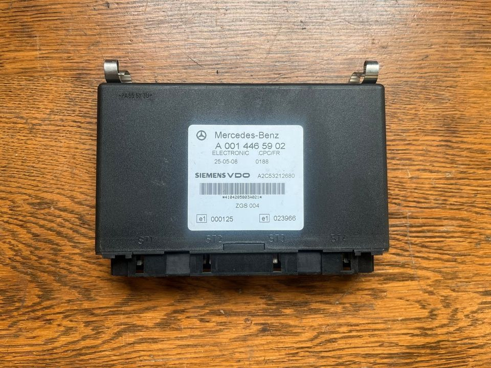 Mercedes Siemens VDO Electronic CPC/FR Steuergerät A0014465902 - Steuergerät für LKW: das Bild 1 Mercedes Siemens VDO Electronic CPC/FR Steuergerät A0014465902 - Steuergerät für LKW: das Bild 1