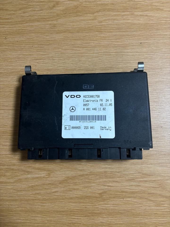 Mercedes VDO Elektronik FR Steuergerät A0014461102 - Steuergerät für LKW: das Bild 1 Mercedes VDO Elektronik FR Steuergerät A0014461102 - Steuergerät für LKW: das Bild 1