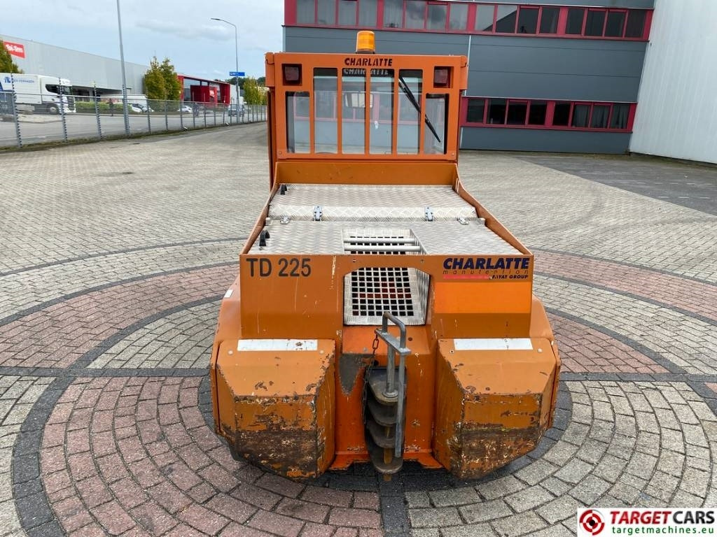 Charlatte TD225 Diesel Tow Truck Tractor 18T capacity - Schleppfahrzeug: das Bild 5 Charlatte TD225 Diesel Tow Truck Tractor 18T capacity - Schleppfahrzeug: das Bild 5