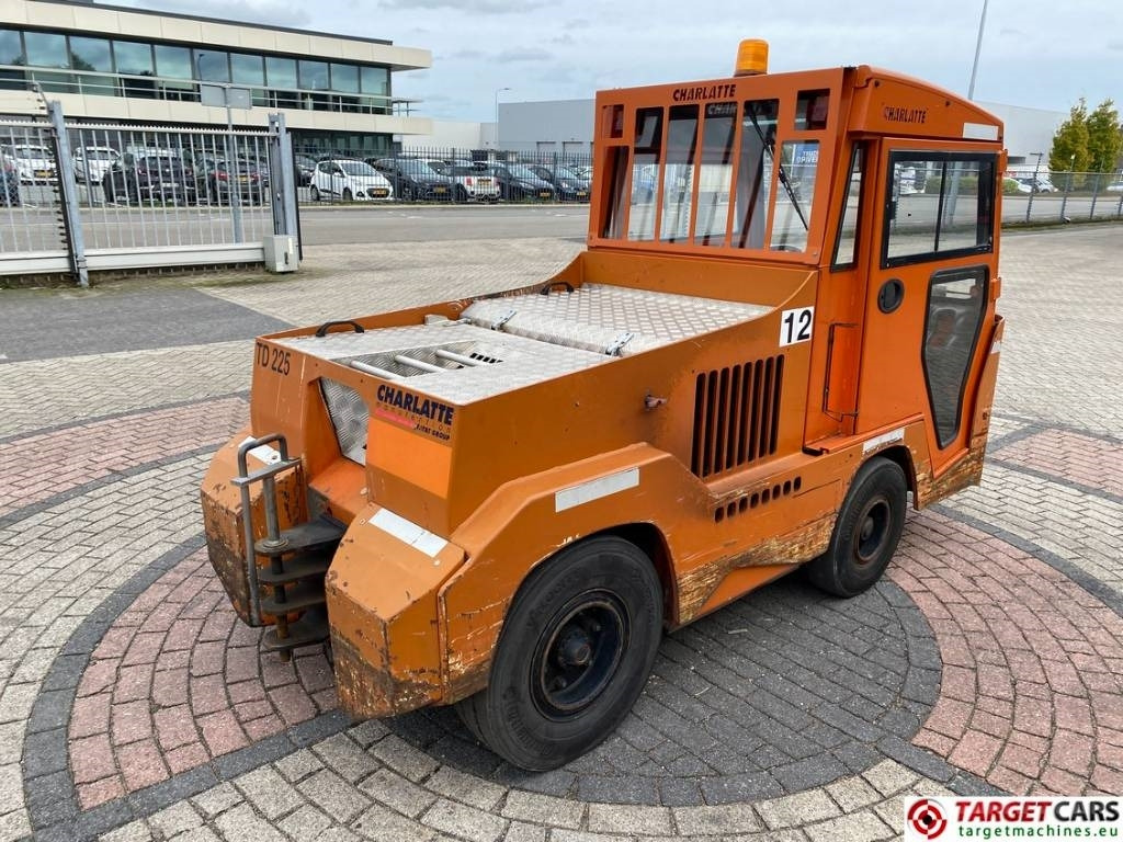 Charlatte TD225 Diesel Tow Truck Tractor 18T capacity - Schleppfahrzeug: das Bild 4 Charlatte TD225 Diesel Tow Truck Tractor 18T capacity - Schleppfahrzeug: das Bild 4