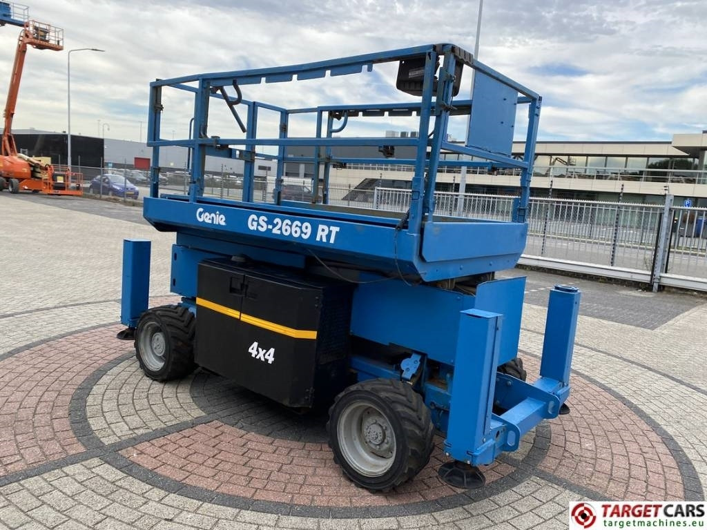 Genie GS-2669RT Diesel 4x4 Scissor Work Lift 1000cm - Scherenbühne: das Bild 2 Genie GS-2669RT Diesel 4x4 Scissor Work Lift 1000cm - Scherenbühne: das Bild 2