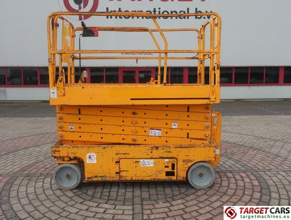 Genie GS-3246 Electric Scissor Work Lift 1175cm DEFECT - Scherenbühne: das Bild 4 Genie GS-3246 Electric Scissor Work Lift 1175cm DEFECT - Scherenbühne: das Bild 4