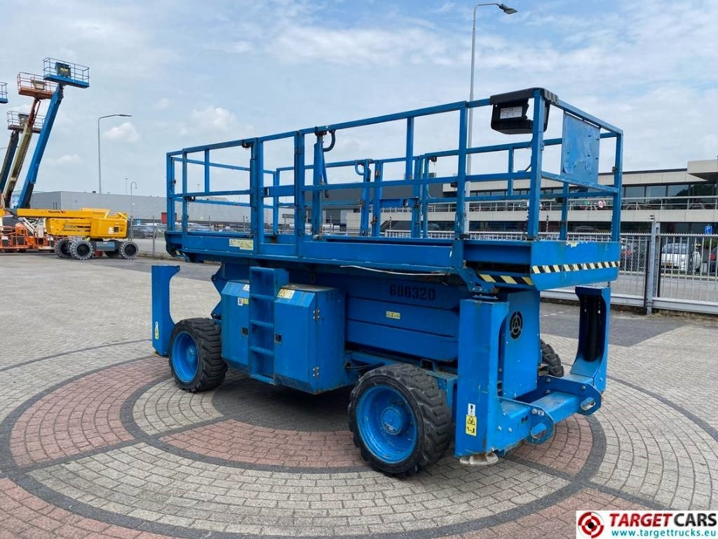 Genie GS-3390RT Diesel 4x4 Scissor Work Lift 1206cm - Scherenbühne: das Bild 2 Genie GS-3390RT Diesel 4x4 Scissor Work Lift 1206cm - Scherenbühne: das Bild 2
