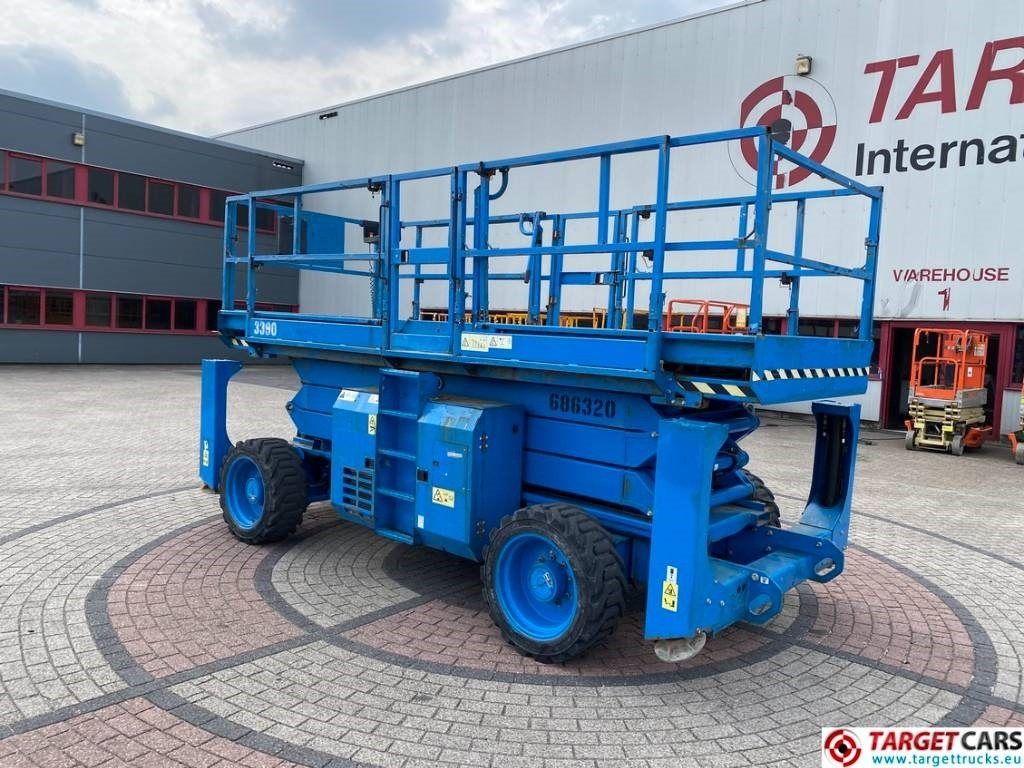 Genie GS-3390RT Diesel 4x4 Scissor Work Lift 1206cm - Scherenbühne: das Bild 4 Genie GS-3390RT Diesel 4x4 Scissor Work Lift 1206cm - Scherenbühne: das Bild 4