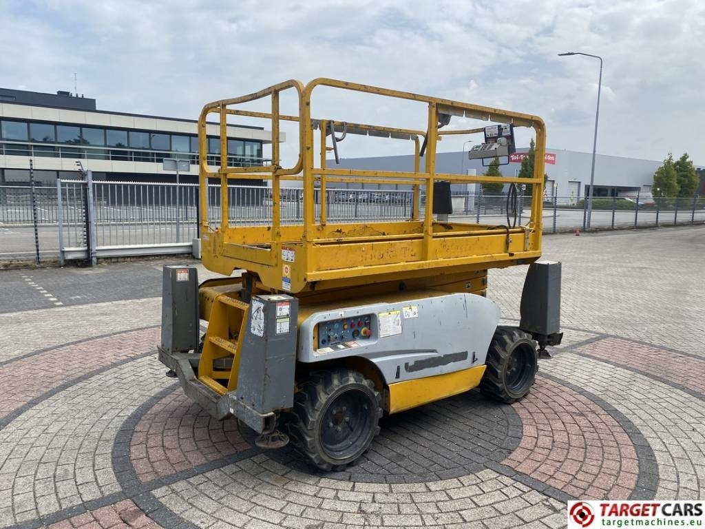 Haulotte Compact 10DX Diesel 4x4 Scissor 1015cm DEFECT - Scherenbühne: das Bild 3 Haulotte Compact 10DX Diesel 4x4 Scissor 1015cm DEFECT - Scherenbühne: das Bild 3