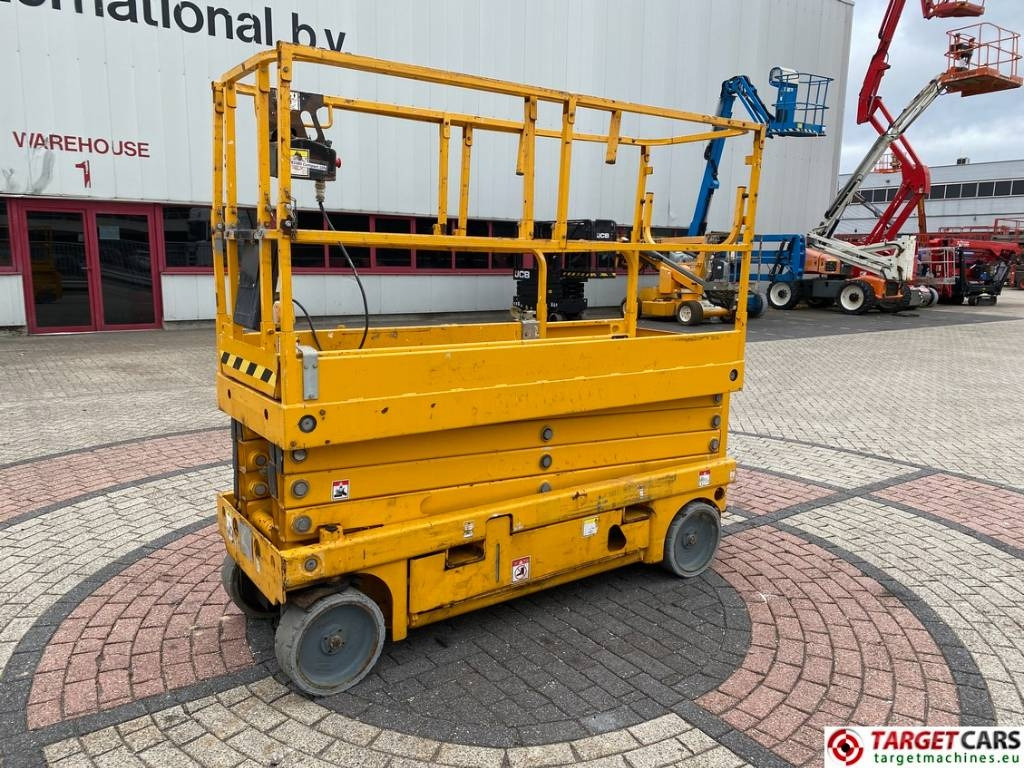 Haulotte Compact 10N Electric Scissor Work Lift 1000cm - Scherenbühne: das Bild 1 Haulotte Compact 10N Electric Scissor Work Lift 1000cm - Scherenbühne: das Bild 1