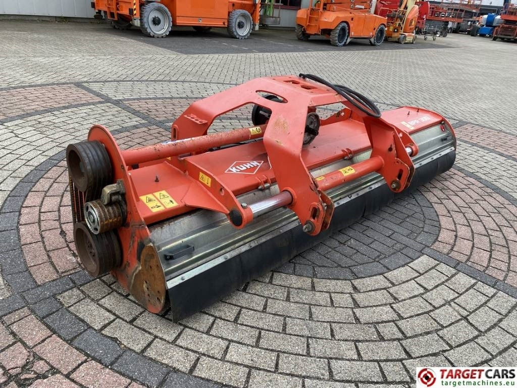Kuhn BPR305 Flail Mowing Deck 305cm - Schlegelmäher/ Mulcher: das Bild 2 Kuhn BPR305 Flail Mowing Deck 305cm - Schlegelmäher/ Mulcher: das Bild 2