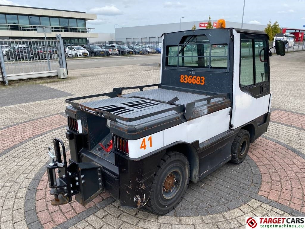 Linde P250 Tow Tug Truck Tractor Electric 80V max 25T - Kommunaltraktor: das Bild 3 Linde P250 Tow Tug Truck Tractor Electric 80V max 25T - Kommunaltraktor: das Bild 3