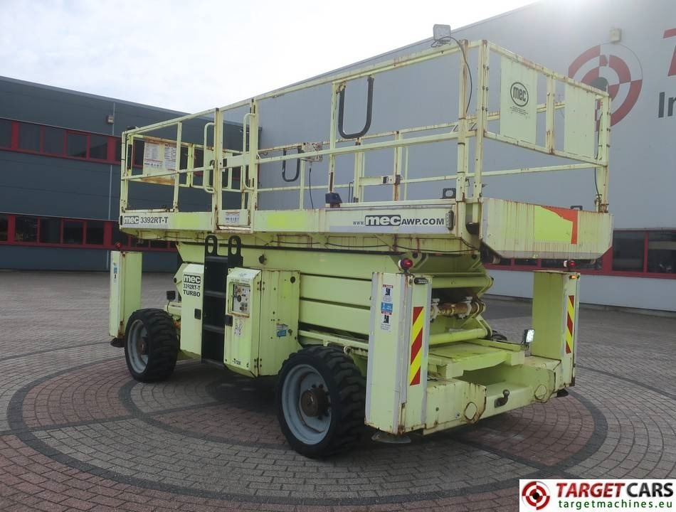 MEC 3392RT-T Diesel 4x4 Scissor Work Lift 1200cm - Scherenbühne: das Bild 4 MEC 3392RT-T Diesel 4x4 Scissor Work Lift 1200cm - Scherenbühne: das Bild 4
