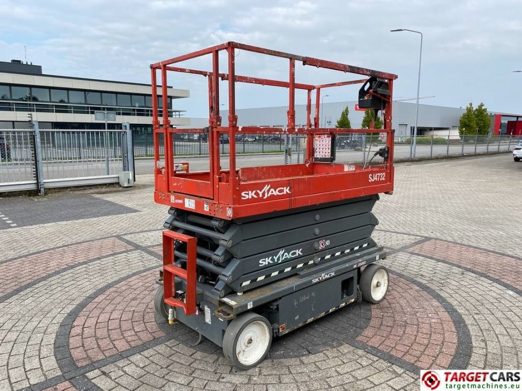 SkyJack SJ4732 Electric 4732 Scissor Work Lift 1165cm - Scherenbühne: das Bild 3 SkyJack SJ4732 Electric 4732 Scissor Work Lift 1165cm - Scherenbühne: das Bild 3