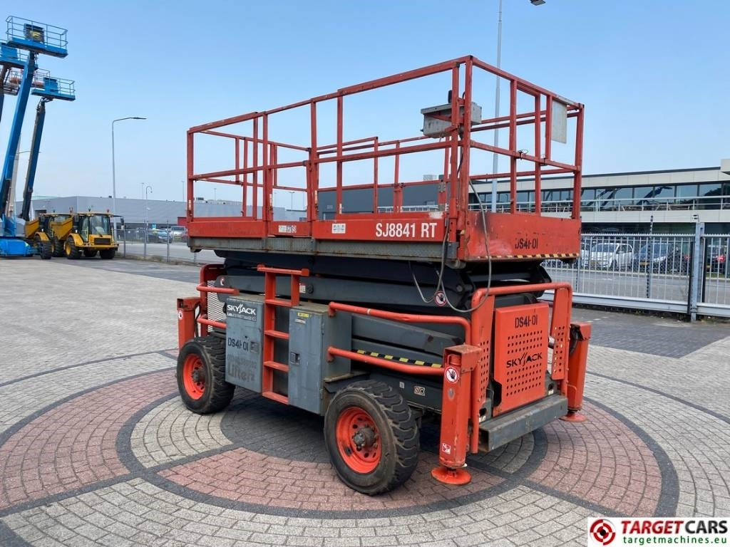 SkyJack SJ8841 RT Diesel 4x4 Scissor Work Lift 1430cm - Scherenbühne: das Bild 2 SkyJack SJ8841 RT Diesel 4x4 Scissor Work Lift 1430cm - Scherenbühne: das Bild 2