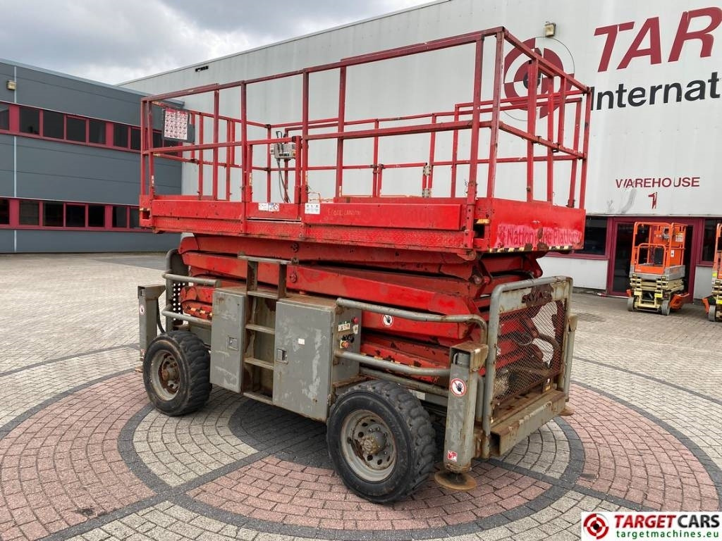 SkyJack SJ8841RT Diesel 4x4 Scissor Work Lift 1430cm - Scherenbühne: das Bild 4 SkyJack SJ8841RT Diesel 4x4 Scissor Work Lift 1430cm - Scherenbühne: das Bild 4