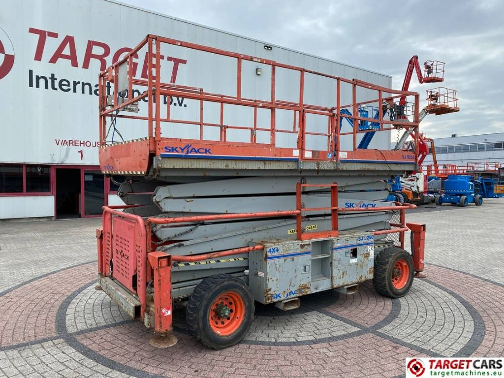 SkyJack SJ9250 RT Diesel Scissor Work Lift 1720cm - Scherenbühne: das Bild 1 SkyJack SJ9250 RT Diesel Scissor Work Lift 1720cm - Scherenbühne: das Bild 1
