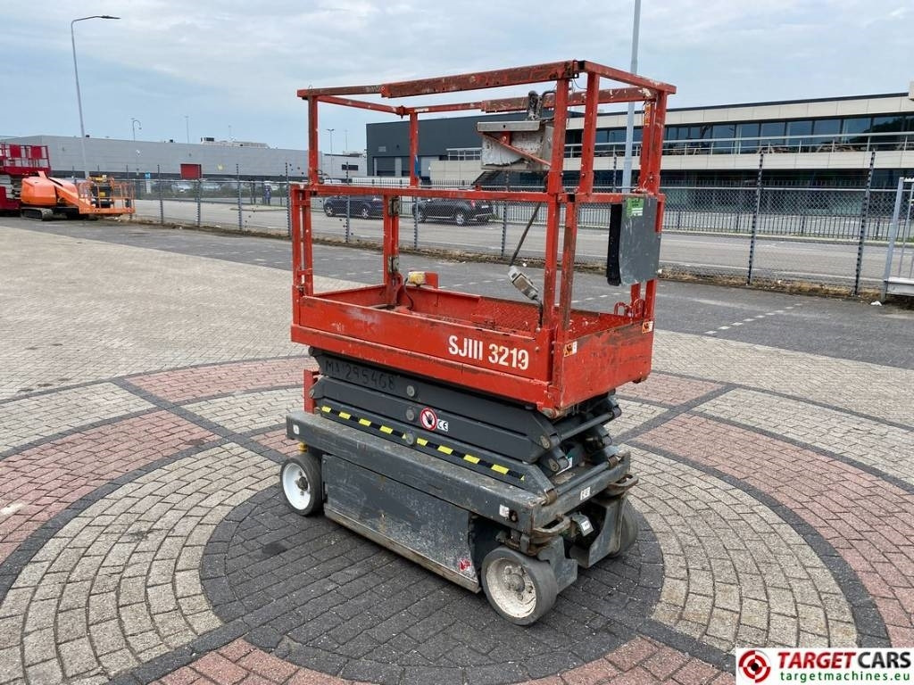 SkyJack SJIII-3219 Electric 3219 Scissor Work Lift 780cm - Scherenbühne: das Bild 2 SkyJack SJIII-3219 Electric 3219 Scissor Work Lift 780cm - Scherenbühne: das Bild 2