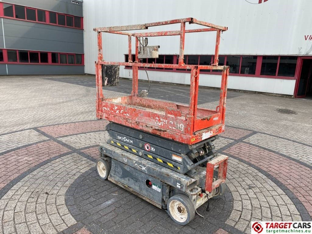 SkyJack SJIII-3219 Electric 3219 Scissor Work Lift 780cm - Scherenbühne: das Bild 4 SkyJack SJIII-3219 Electric 3219 Scissor Work Lift 780cm - Scherenbühne: das Bild 4