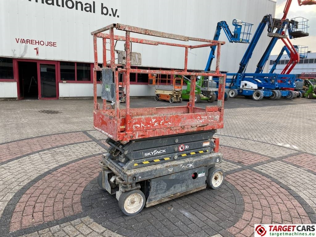 SkyJack SJIII-3219 Electric 3219 Scissor Work Lift 780cm - Scherenbühne: das Bild 1 SkyJack SJIII-3219 Electric 3219 Scissor Work Lift 780cm - Scherenbühne: das Bild 1