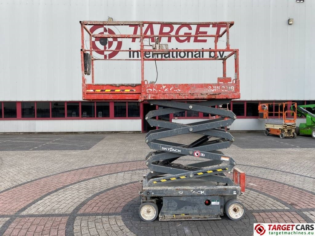 SkyJack SJIII-3219 Electric 3219 Scissor Work Lift 780cm - Scherenbühne: das Bild 5 SkyJack SJIII-3219 Electric 3219 Scissor Work Lift 780cm - Scherenbühne: das Bild 5