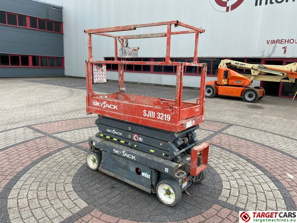 SkyJack SJIII-3219 Electric Scissor Work Lift 780cm - Scherenbühne: das Bild 4 SkyJack SJIII-3219 Electric Scissor Work Lift 780cm - Scherenbühne: das Bild 4