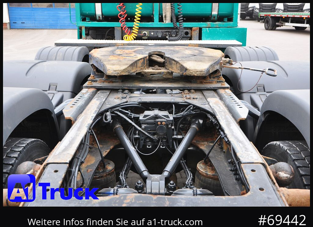 MAN TGA 26.530 XXL 8x4, 120t, Intarder, Pritsche, - Sattelzugmaschine: das Bild 3 MAN TGA 26.530 XXL 8x4, 120t, Intarder, Pritsche, - Sattelzugmaschine: das Bild 3