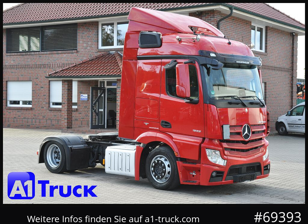 MERCEDES-BENZ Actros 1832, Lowliner, 1 Vorbesitzer - Sattelzugmaschine: das Bild 1 MERCEDES-BENZ Actros 1832, Lowliner, 1 Vorbesitzer - Sattelzugmaschine: das Bild 1