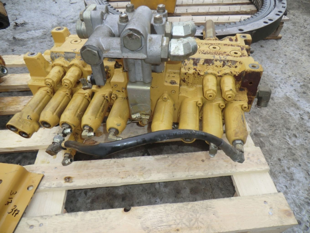 Caterpillar 317B LN Distributore idrualico - Hydraulik ventil für Baumaschine: das Bild 1 Caterpillar 317B LN Distributore idrualico - Hydraulik ventil für Baumaschine: das Bild 1