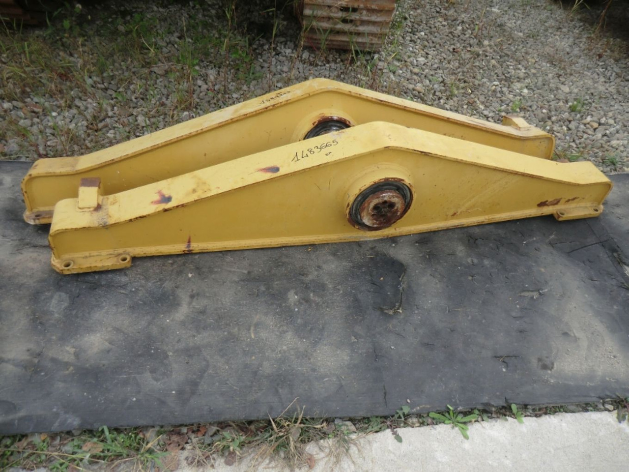Caterpillar 735 Braccetto destro di collegamento assale centrale e posteriore. (ARM AS RH) - Achse und Teile für Baumaschine: das Bild 1 Caterpillar 735 Braccetto destro di collegamento assale centrale e posteriore. (ARM AS RH) - Achse und Teile für Baumaschine: das Bild 1
