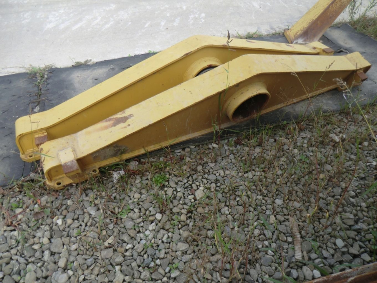 Caterpillar 735 Braccetto sinistro di collegamento assale centrale e posteriore. (ARM AS LH) - Achse und Teile für Baumaschine: das Bild 1 Caterpillar 735 Braccetto sinistro di collegamento assale centrale e posteriore. (ARM AS LH) - Achse und Teile für Baumaschine: das Bild 1