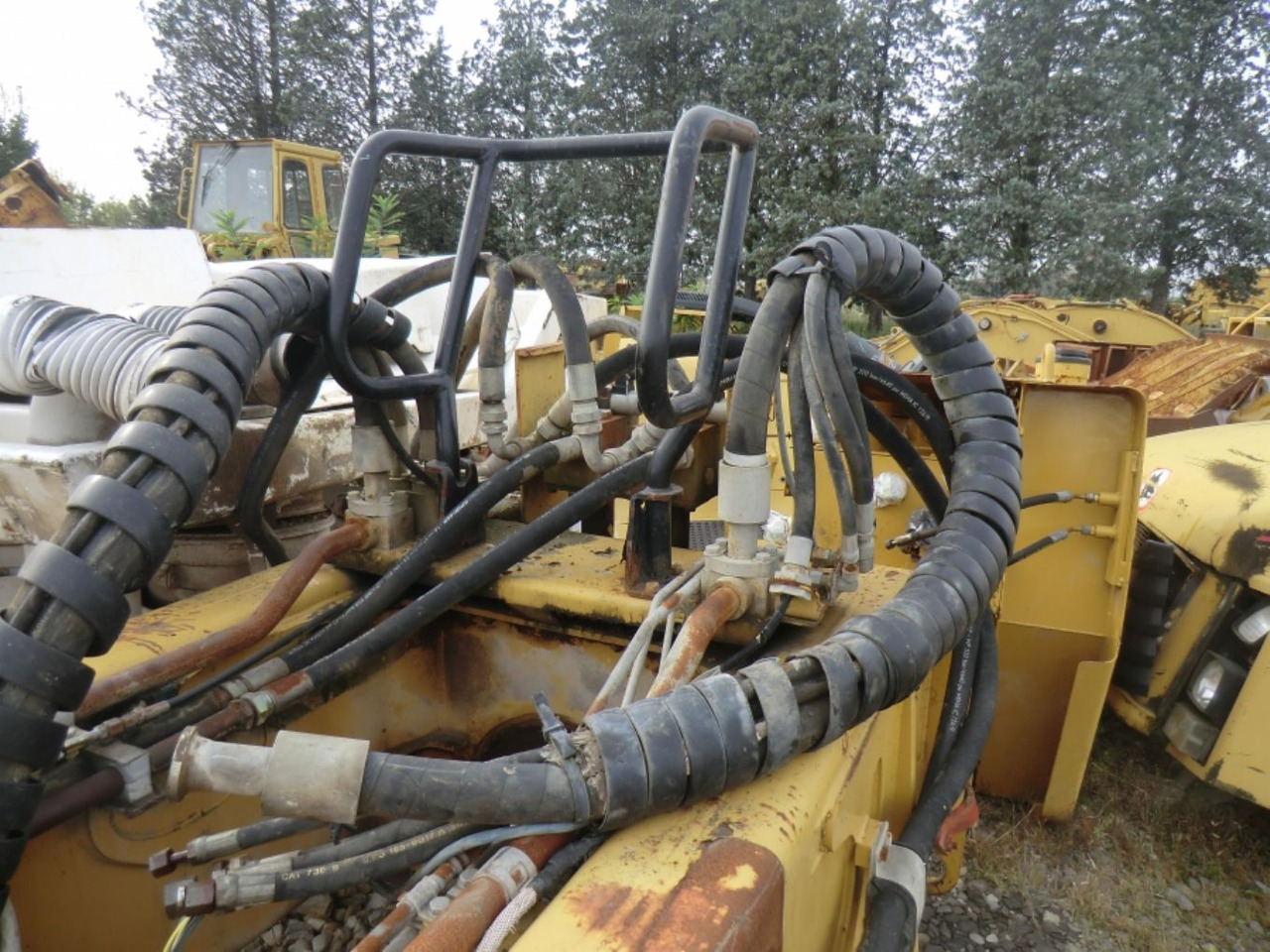Caterpillar 735 Telaio posteriore - Rahmen/ Chassis für Baumaschine: das Bild 4 Caterpillar 735 Telaio posteriore - Rahmen/ Chassis für Baumaschine: das Bild 4