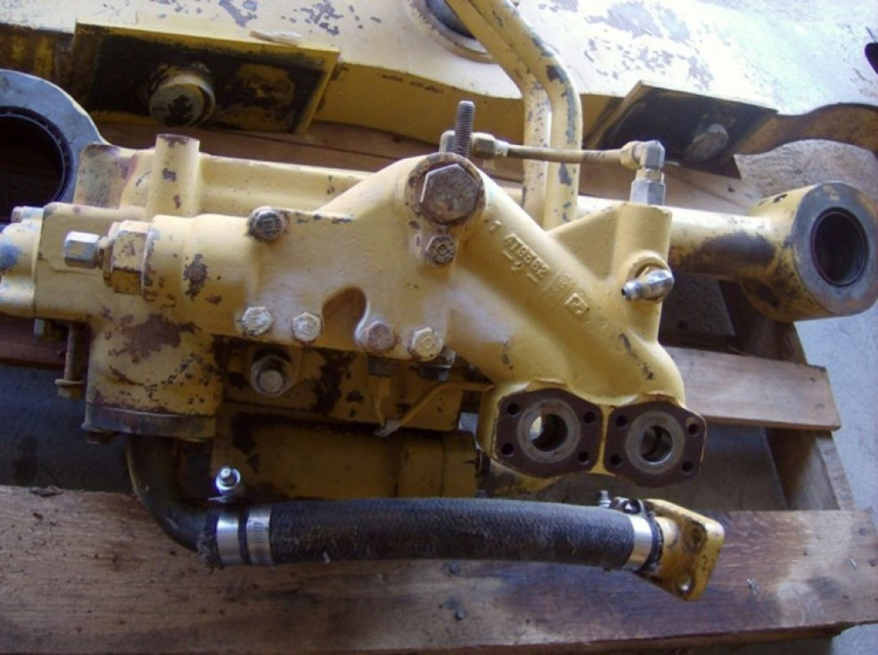 Caterpillar 963 DISTRIBUTORE IDRAULICO - Hydraulik ventil für Baumaschine: das Bild 3 Caterpillar 963 DISTRIBUTORE IDRAULICO - Hydraulik ventil für Baumaschine: das Bild 3