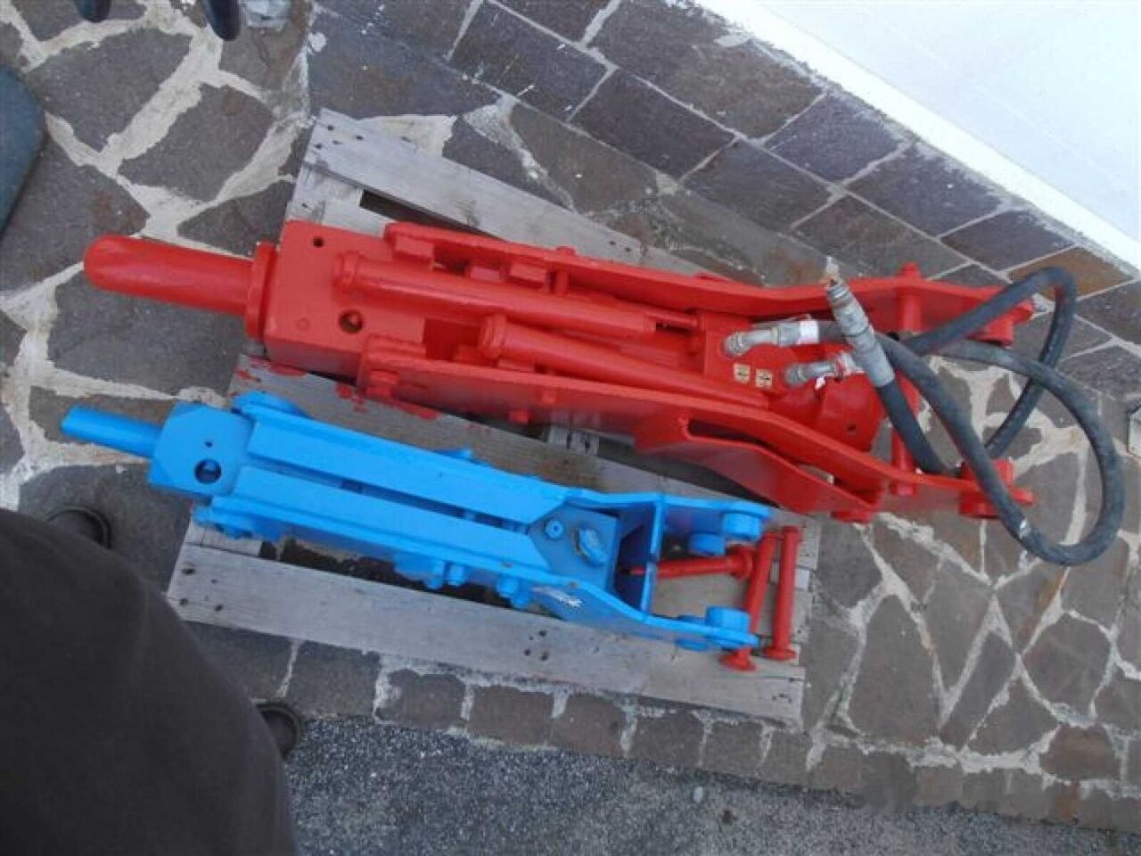 HYDRAULIC HAMMER FOR EXCAVARTOR - Hydraulikhammer: das Bild 1 HYDRAULIC HAMMER FOR EXCAVARTOR - Hydraulikhammer: das Bild 1