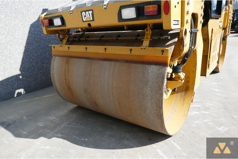 Walzen Caterpillar CB10: das Bild 11