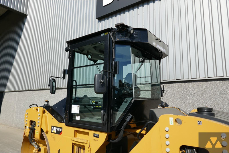 Walzen Caterpillar CB10: das Bild 18