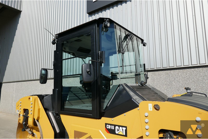 Walzen Caterpillar CB10: das Bild 16