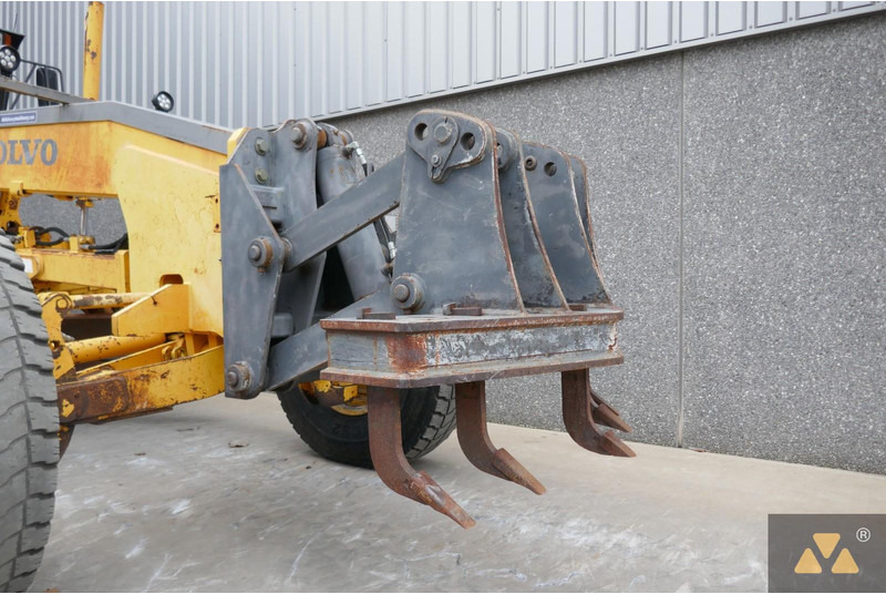 Grader Volvo G720B: das Bild 9